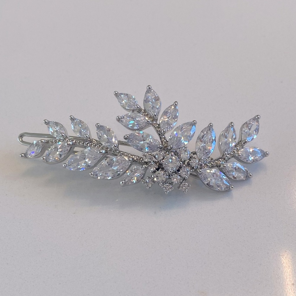 NWOT Bridal Hair Clip